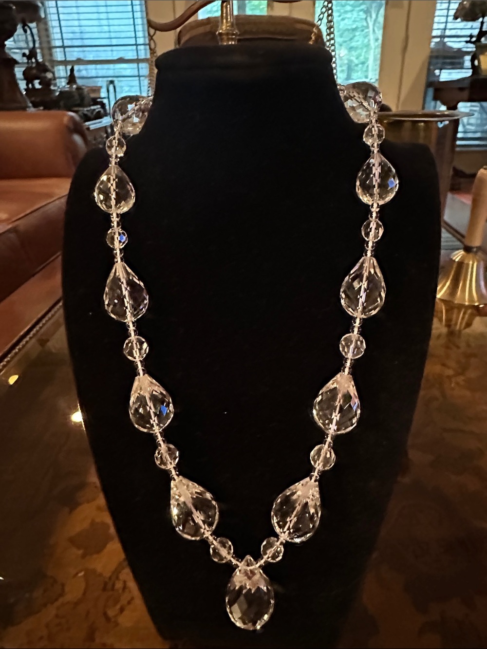 Clear Crystal Teardrop Necklace - Elegant Sparkle